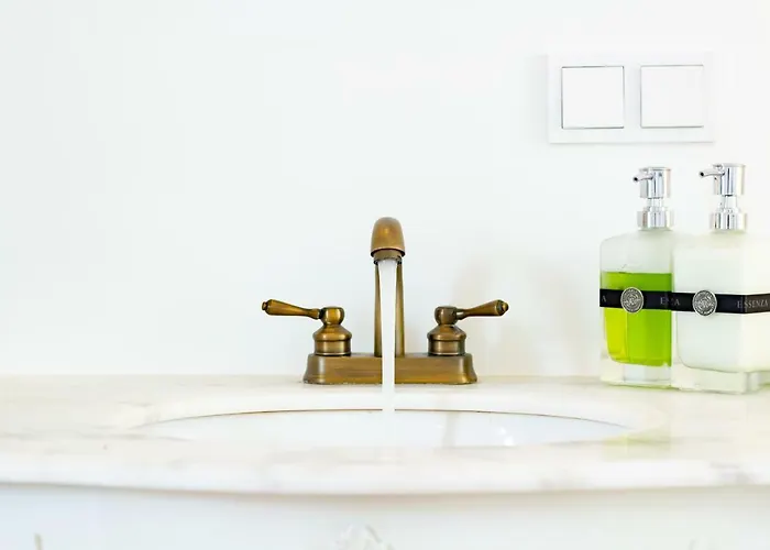 Royal Jono St. * Κλαϊπέντα